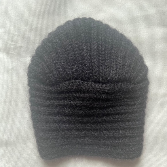 & OTHER STORIES Mohair Wool Knit Charcoal Gray Turban Twisted Winter Hat - Picture 3 of 4